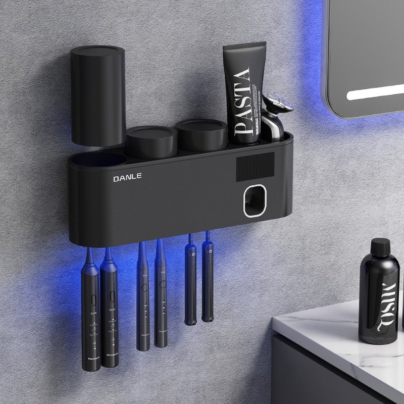 Modernize your oral hygiene with the ultimate innovation in the bathroom: this wall-mounted UV toothbrush sterilizer and holder (black)